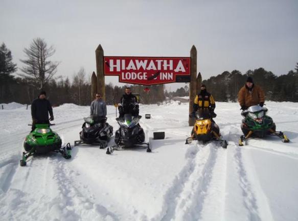 Hiawatha Lodge Inn Eagle River Esterno foto
