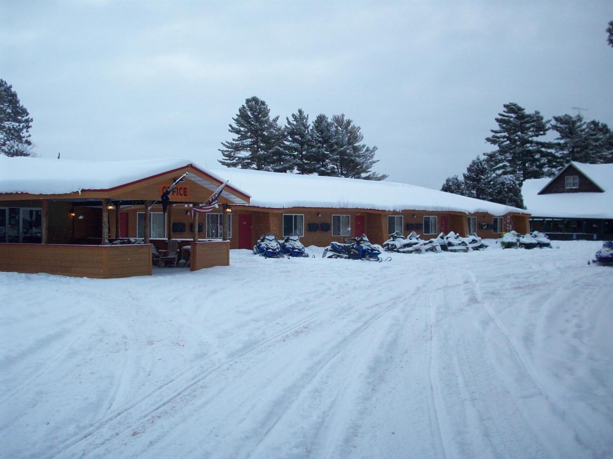 Hiawatha Lodge Inn Eagle River Esterno foto